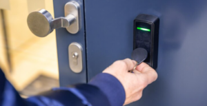 Wie digitale Schließanlagen Ihr Unternehmensgebäude effizienter und sicherer machen